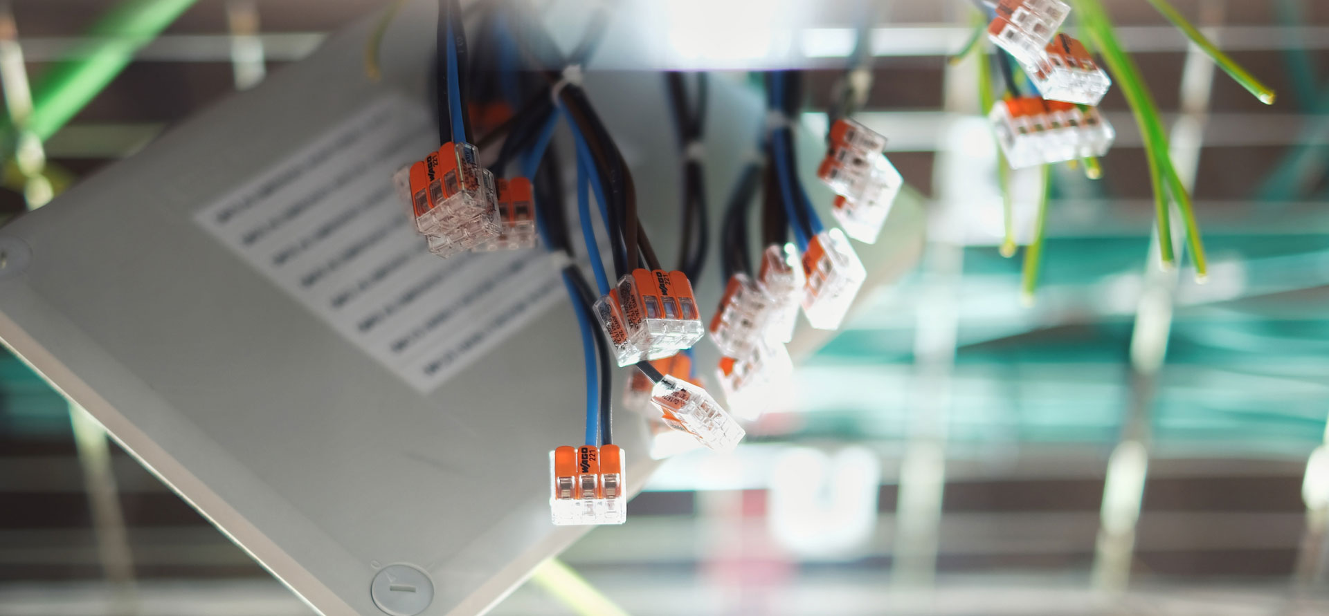 Manchester Emergency Electrician Repair Valdecor